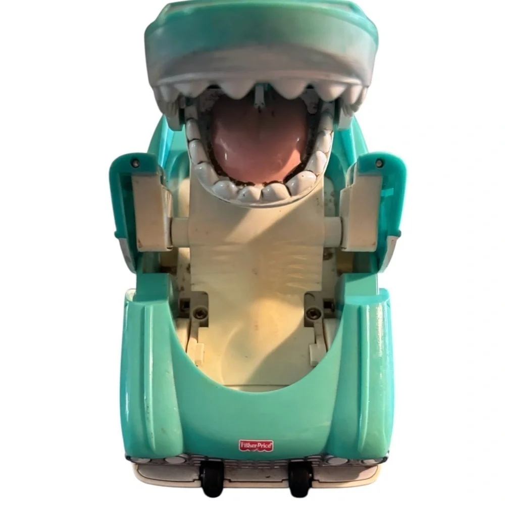 Fisher-Price Transforming CAR-NIVORES Hot Rod SHARK Toy Collector 2006 Hobbyist